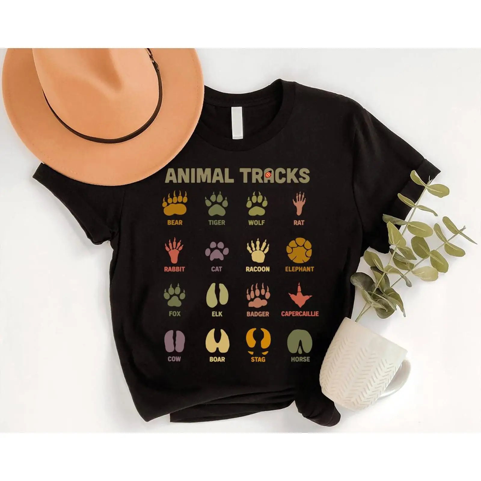 Outdoor Hunting Guide - เสื้อยืดลายรอยเท้าสัตว์ป่า สำหรับนักล่าสัตว์ ผู้รักธรรมชาติ กิจกรรมกลางแจ้ง เดินป่า ตั้งแคมป์